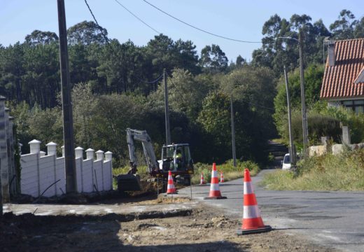 Arrancan as obras de reforzo do firme da estrada da Gándara en Oleiros